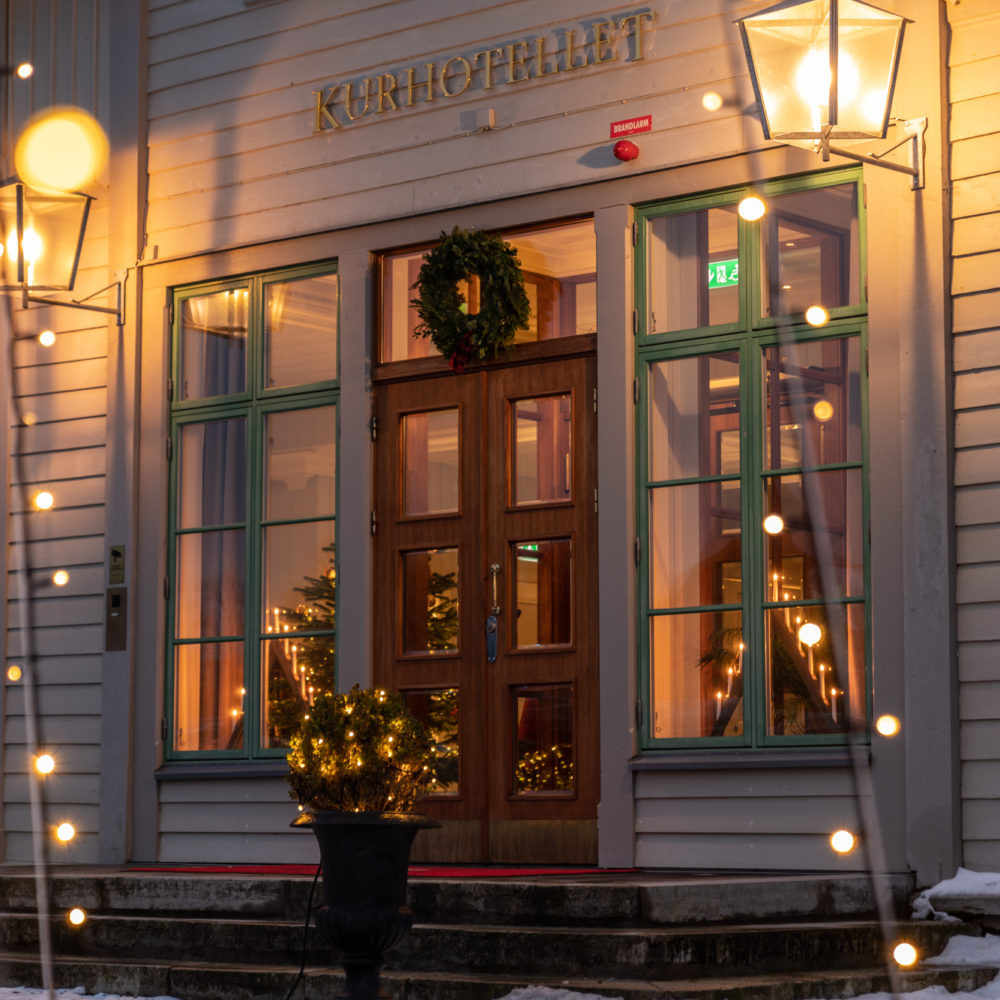 Juldekorerad entré